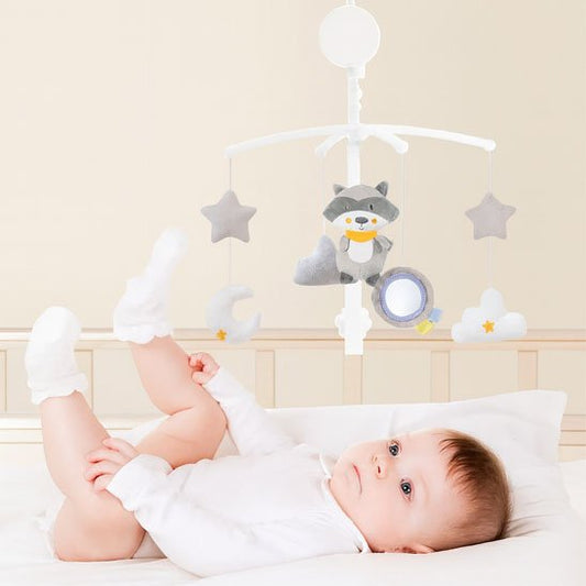 mobile bebe gris blanc petit raton laveur