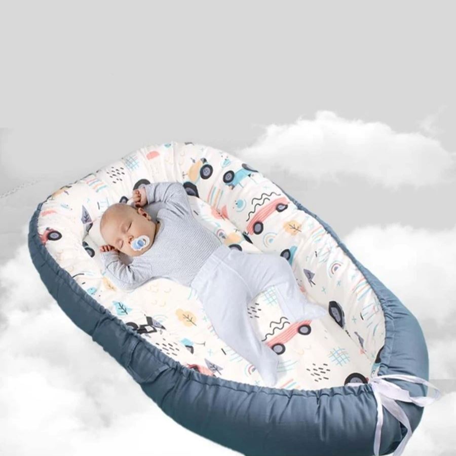 nid d'ange bebe bleu blanc voiture nuage
